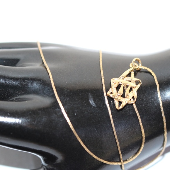 Star of David Necklace with Chai  Modern  Magen David - Picture 1 of 2